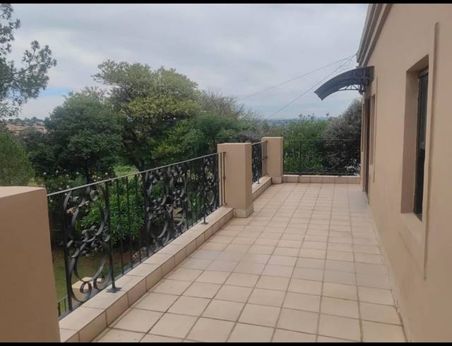 5 BEDROOM HOUSE FOR SALE IN KYALAMI ESTATE